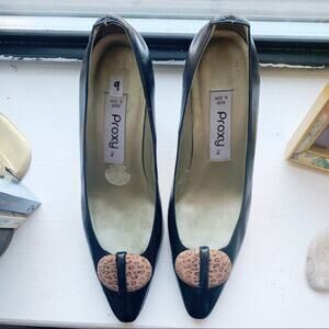 Vintage 90s Kitten Heels | Black Leather Leopard Medallion | Size 8.5